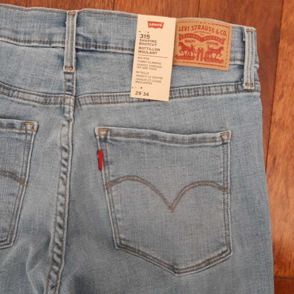 NWT Levi's Shaping Bootcut Jeans - Picture 10 of 13